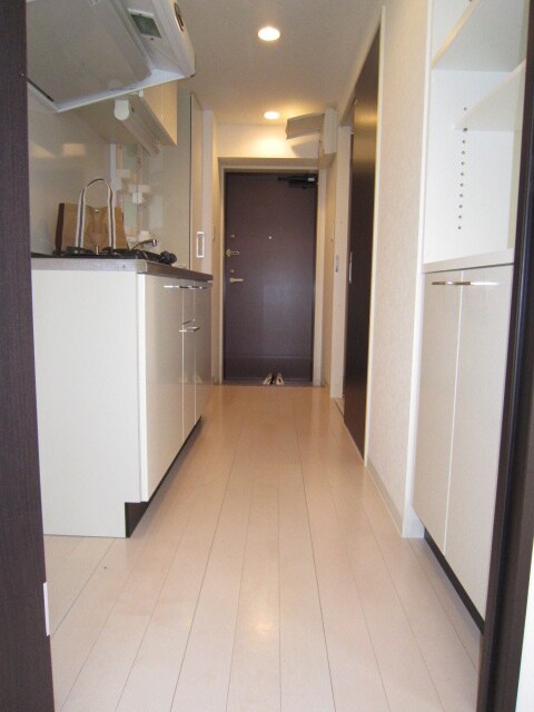 物件内観写真7　(玄関)