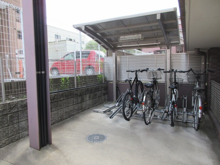 物件外観写真5　(駐輪場)