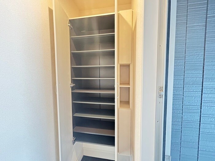 物件内観写真18　(靴箱)