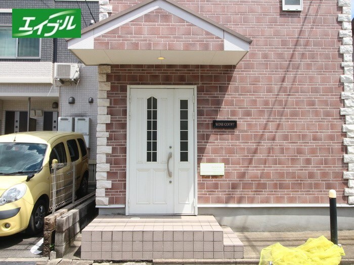 物件外観写真3　(エントランス部分)