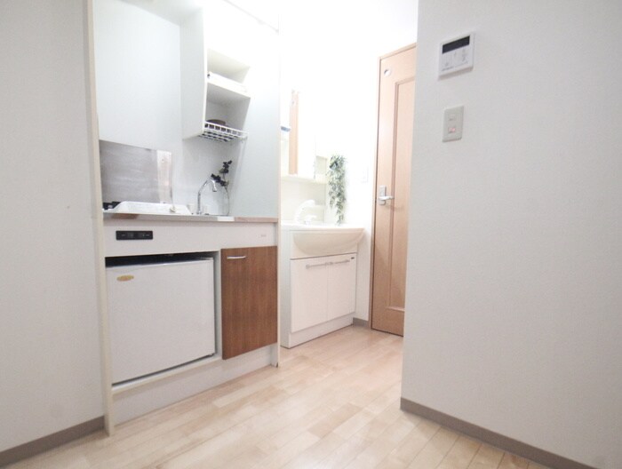 物件内観写真10　(廊下)