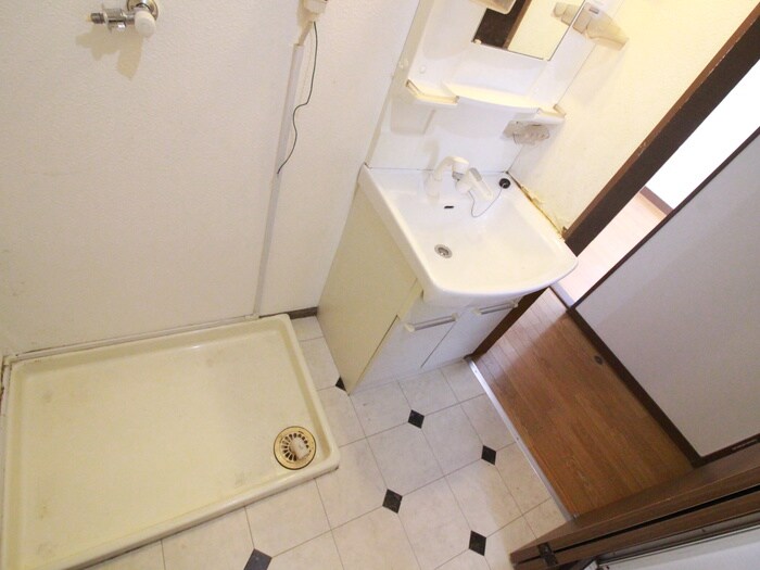 物件内観写真12　(洗濯機置場)