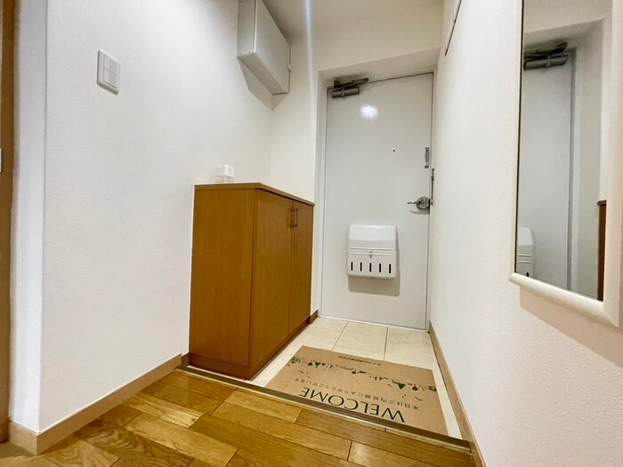 物件内観写真18　(玄関)