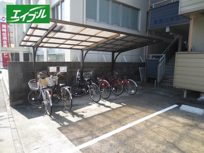 物件外観写真3　(駐輪場)