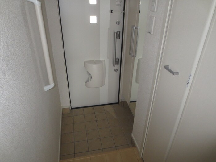 物件内観写真8　(靴箱)