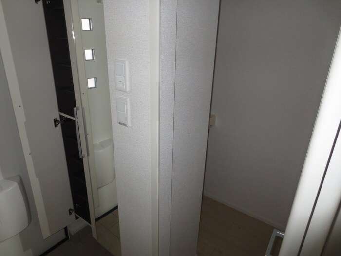 物件内観写真9　(収納)