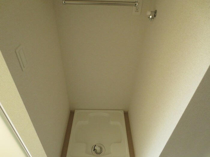 物件内観写真11　(洗濯機置場)