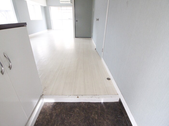 物件内観写真15　(玄関)