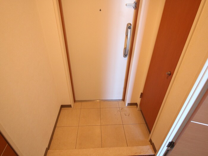 物件内観写真19　(玄関)