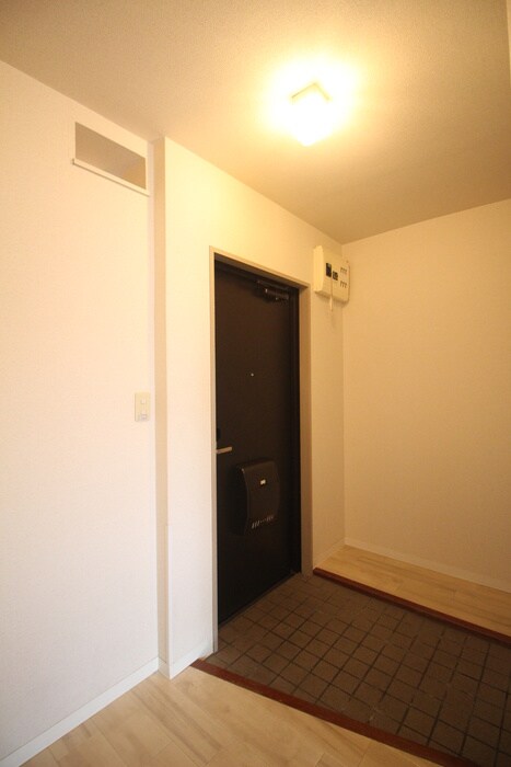 物件内観写真15　(玄関)