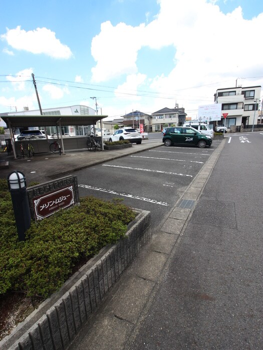 物件外観写真6　(駐車場)