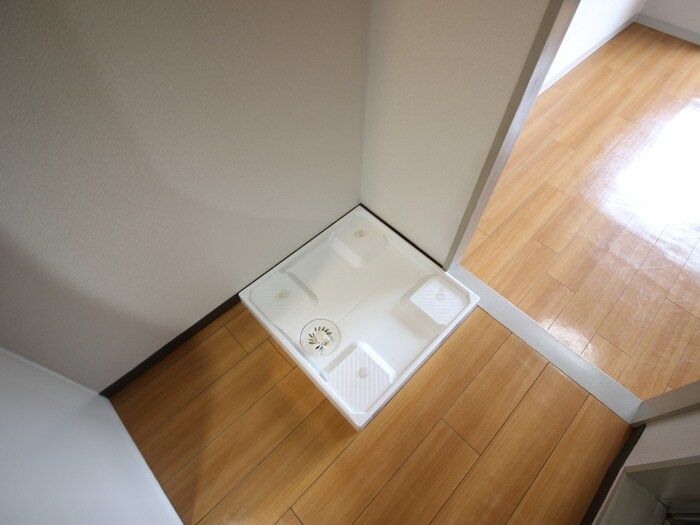 物件内観写真11　(洗濯機置場)