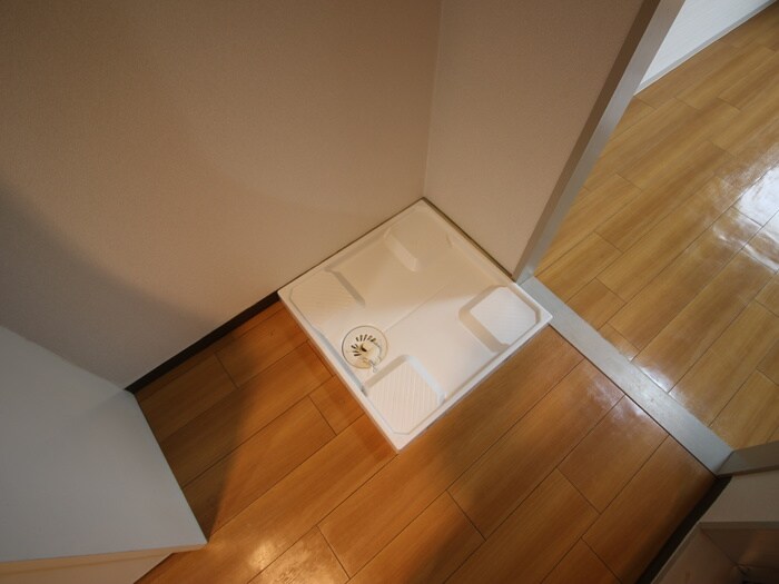 物件内観写真13　(洗濯機置場)