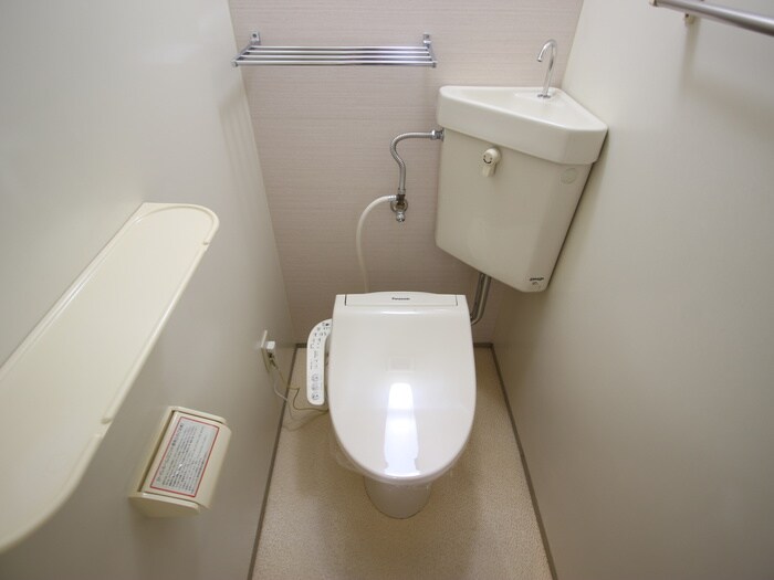 物件内観写真14　(トイレ)