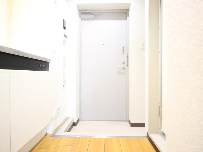 物件内観写真18　(玄関)
