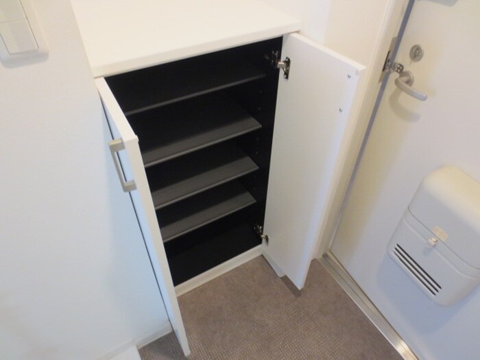 物件内観写真8　(靴箱)