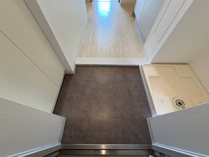 物件内観写真17　(玄関)