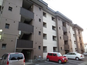 ハイツ藤静外観写真