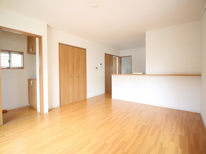 物件内観写真4　(居室)