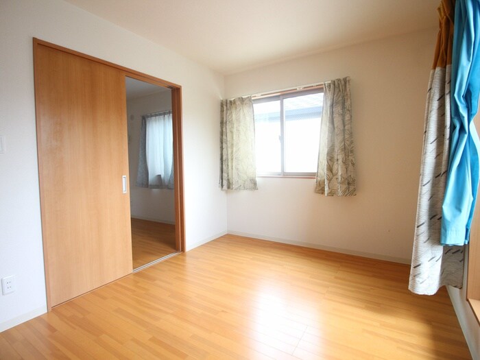 物件内観写真10　(居室)