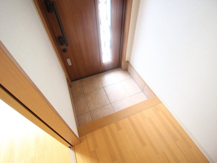 物件内観写真15　(玄関)