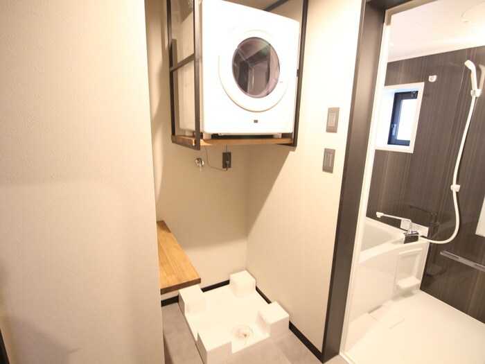 物件内観写真13　(洗濯機置場)