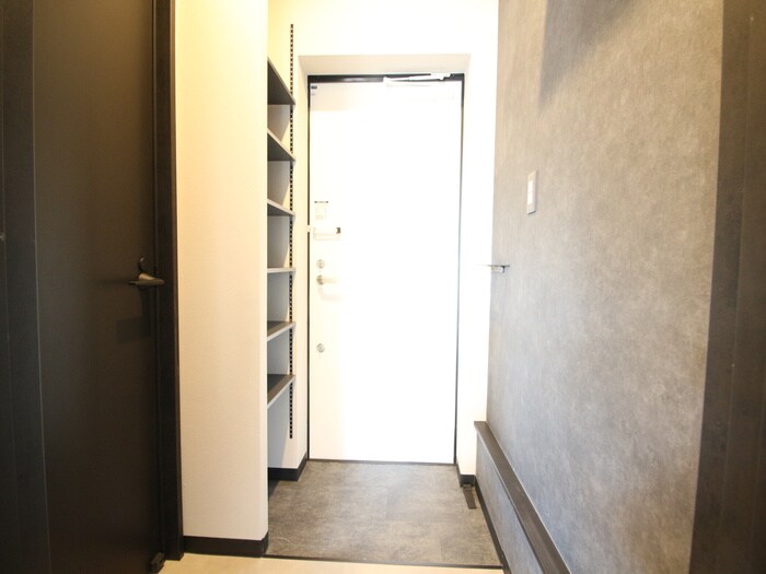 物件内観写真15　(玄関)