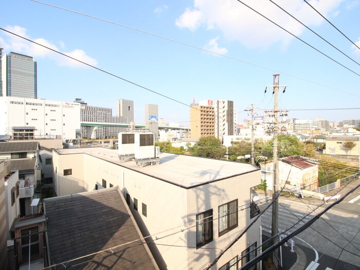 物件内観写真16　(室内からの展望)