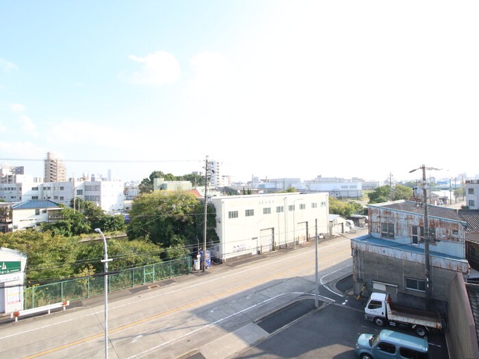 物件内観写真16　(室内からの展望)