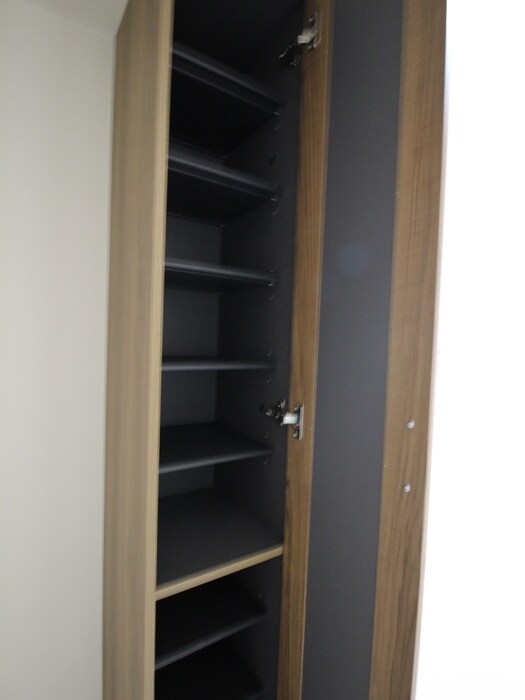 物件内観写真8　(靴箱)