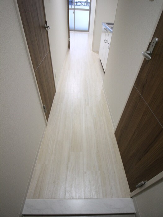 物件内観写真10　(廊下)