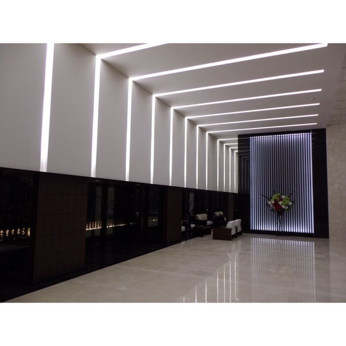 物件外観写真4　(エントランス部分)