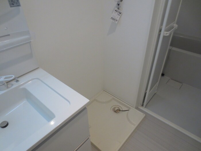 物件内観写真9　(洗濯機置場)