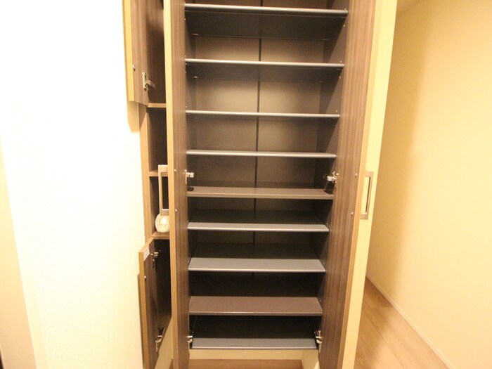 物件内観写真17　(靴箱)