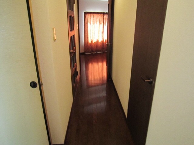 物件内観写真13　(廊下)