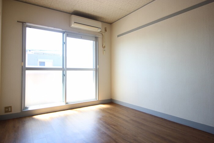 物件内観写真8　(居室)