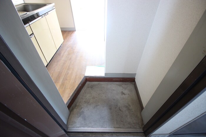 物件内観写真15　(玄関)