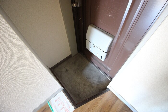 物件内観写真16　(玄関)