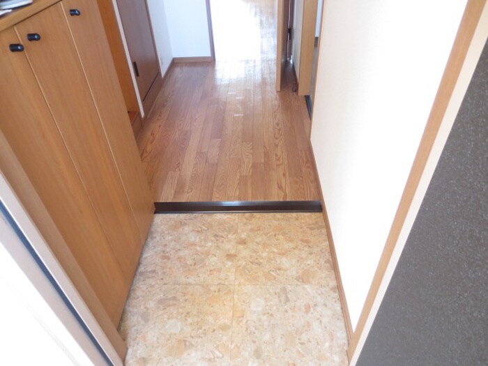 物件内観写真7　(玄関)