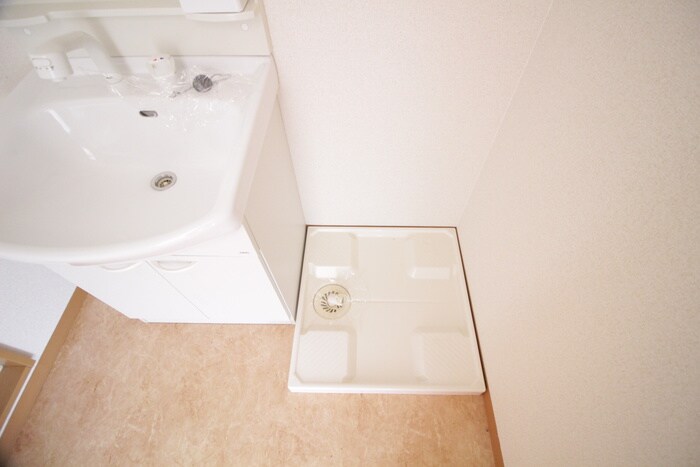 物件内観写真12　(洗濯機置場)