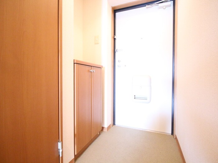 物件内観写真16　(玄関)