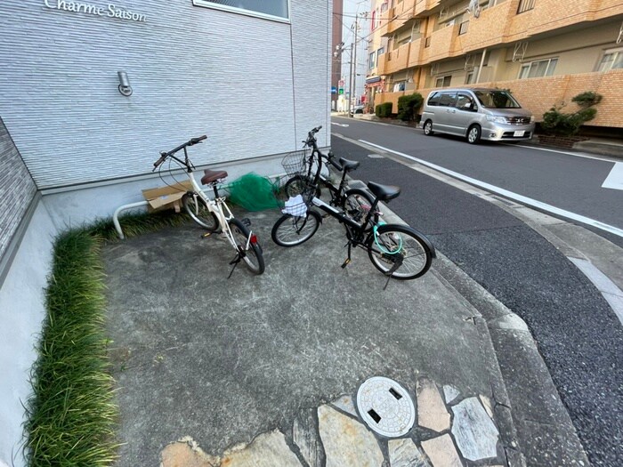Charme Saisonの駐輪場