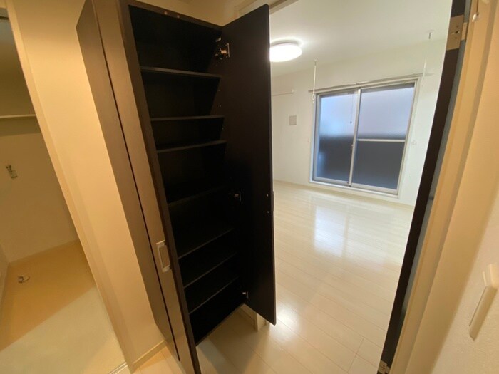 物件内観写真18　(靴箱)