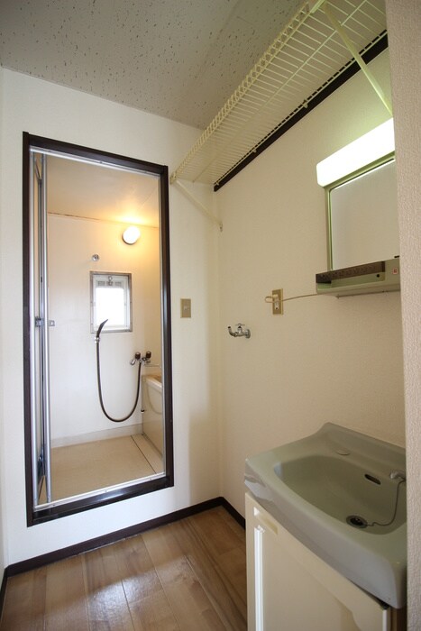 物件内観写真7　(洗濯機置場)