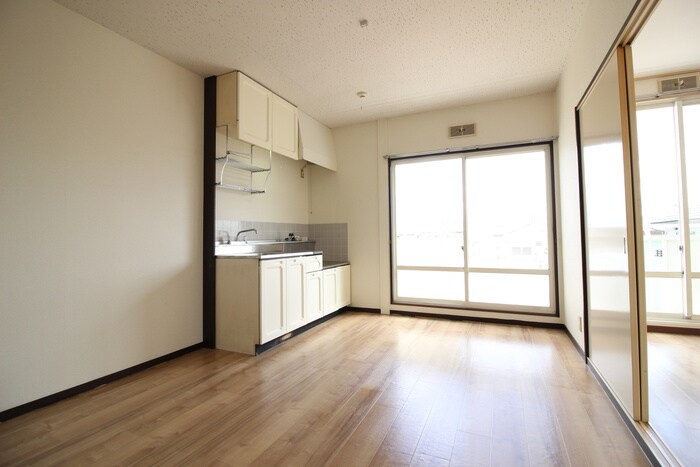 物件内観写真13　(居室)