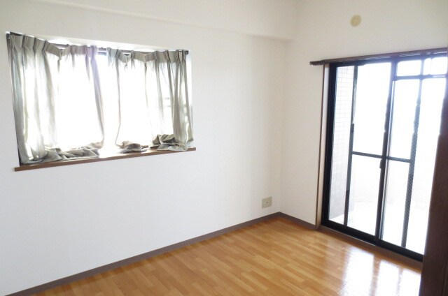 物件内観写真4　(居室)