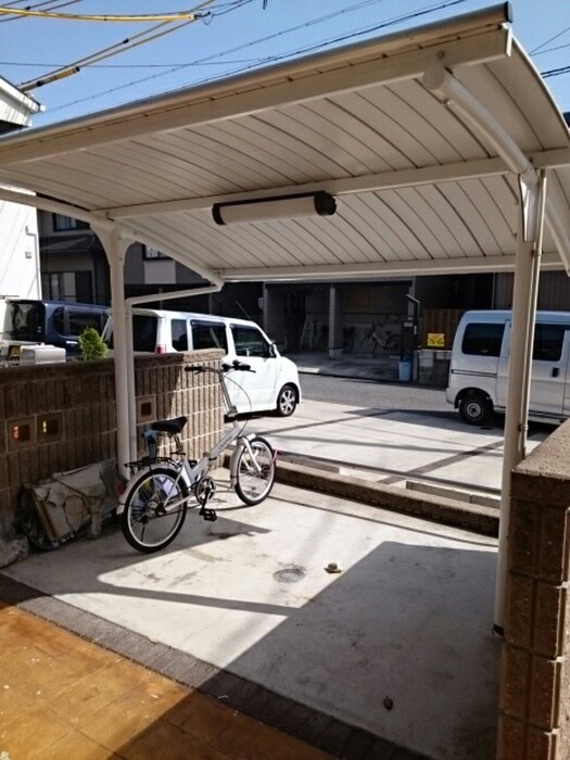 物件外観写真2　(駐輪場)