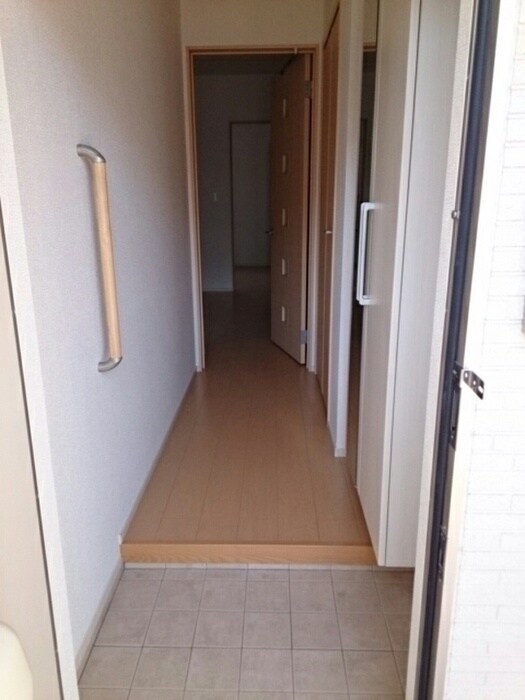物件内観写真7　(玄関)