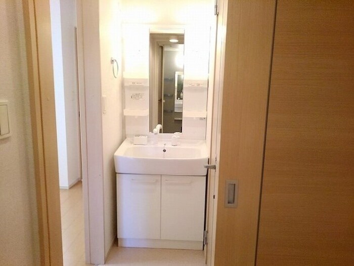 物件内観写真8　(洗面)