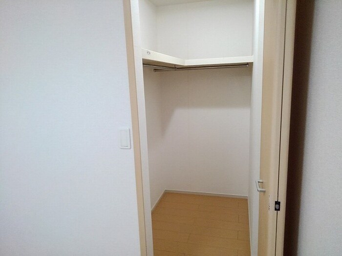 物件内観写真13　(収納)